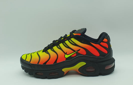 2018 WMNS Nike Air Max Plus TN Black Volt Solar Red UK 6.5 / EUR 40.5