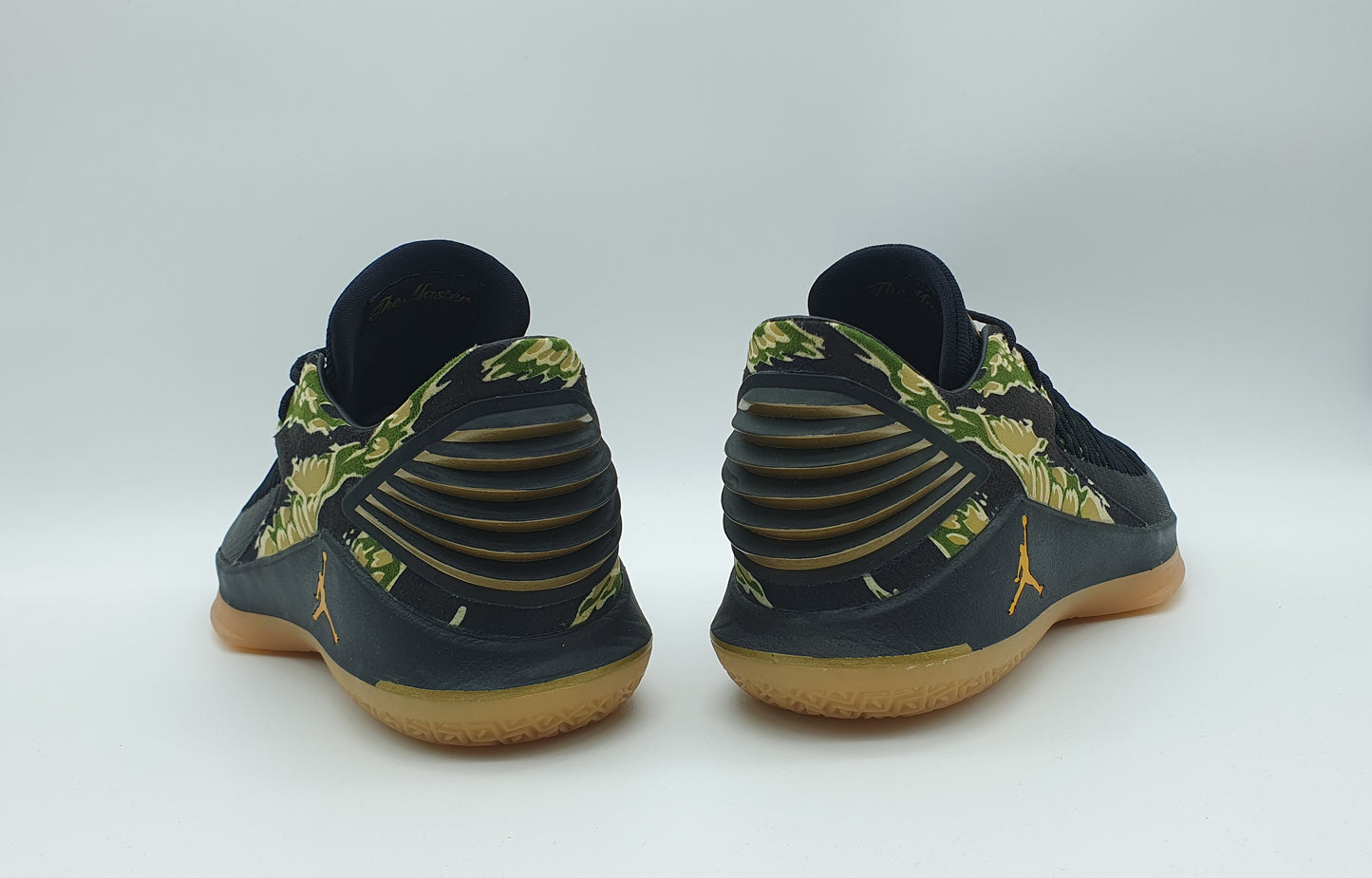 *LIKE NEW* 2017 Nike Air Jordan XXXII 32 Low Flyknit 'Camo' City of Flight UK 9 / EUR 44