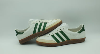 *BNIB* Vintage 1980s Adidas Universal green stripes UK 8.5 / EUR 42 2/3