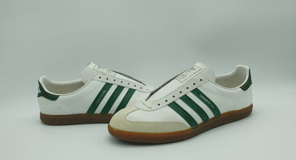 *NEW* Vintage 1980s Adidas Universal with green stripes UK 11 / EUR 46