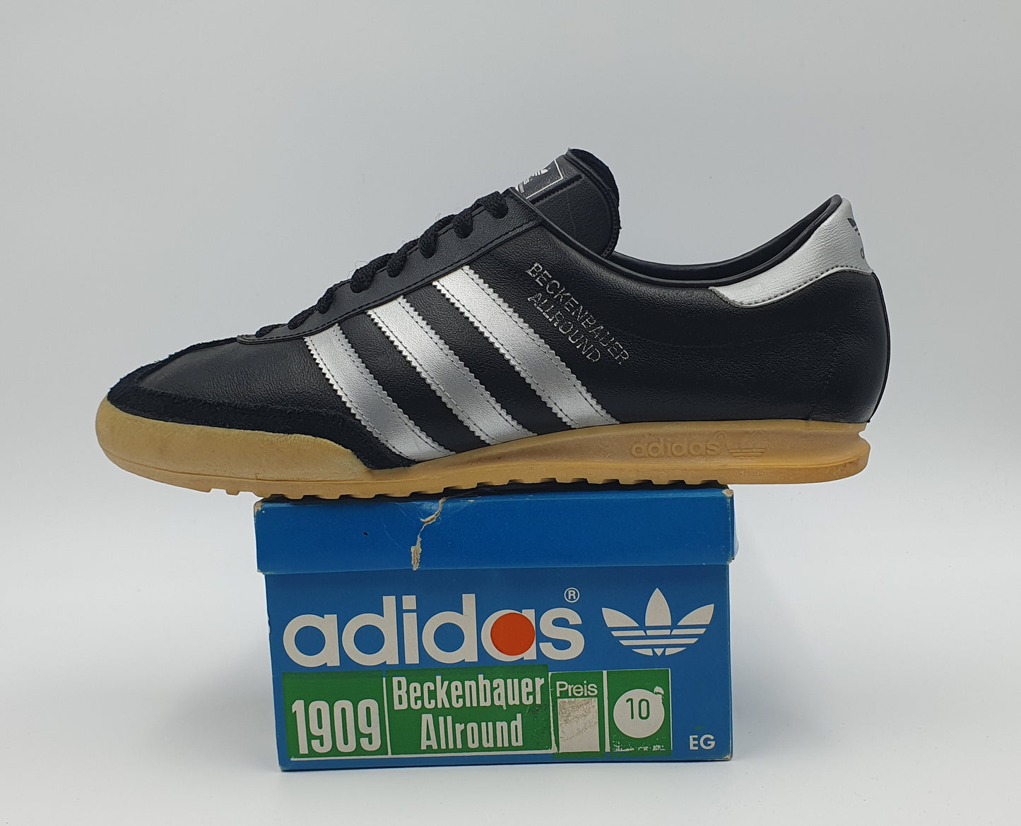 *BNIB* Vintage 1980s Adidas Beckenbauer Allround UK 10 / EUR 44 2/3