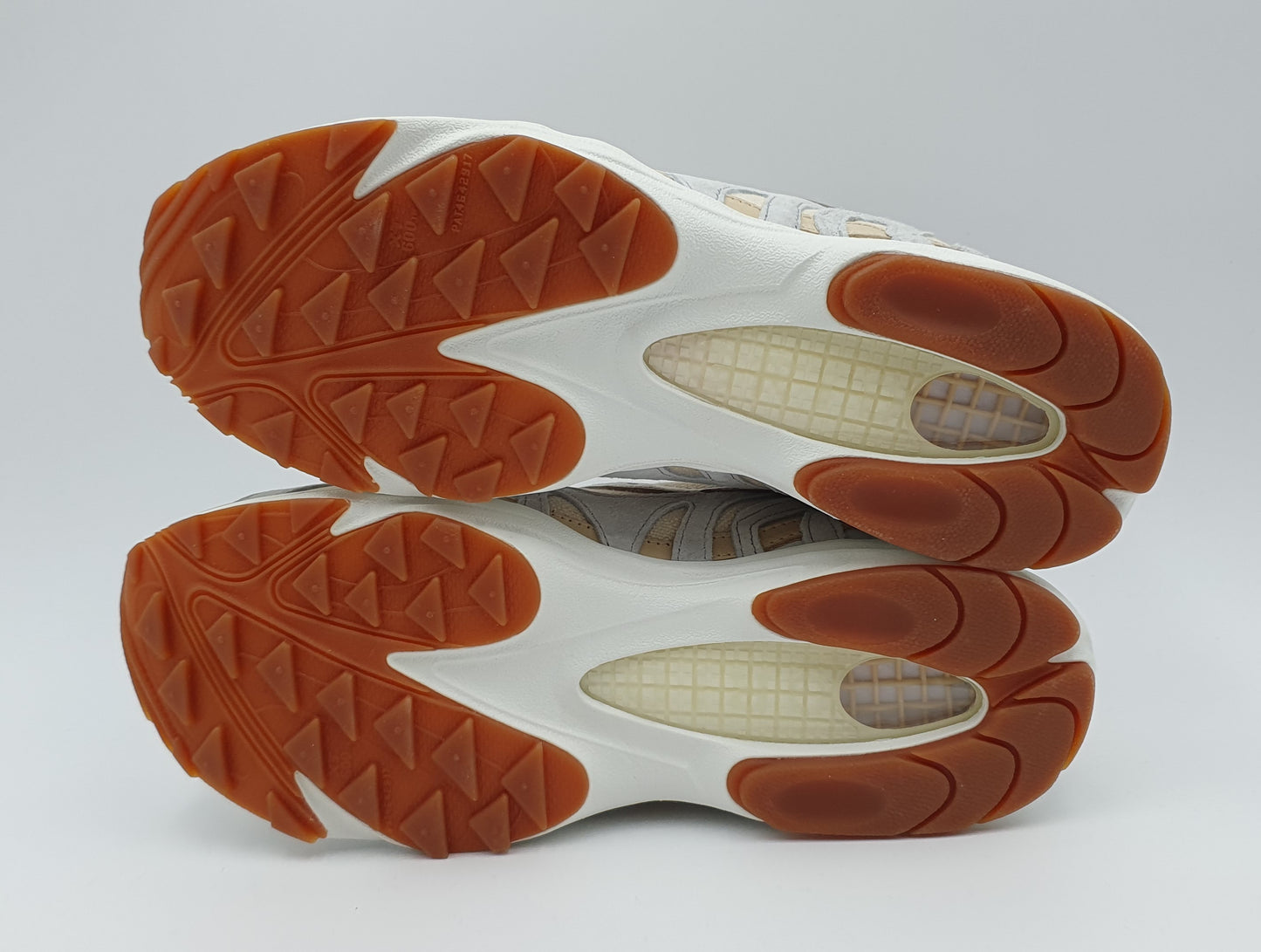*NEU* Saucony Grid Azura 2000 Sample Beige Gr. UK 8 / EUR 42,5