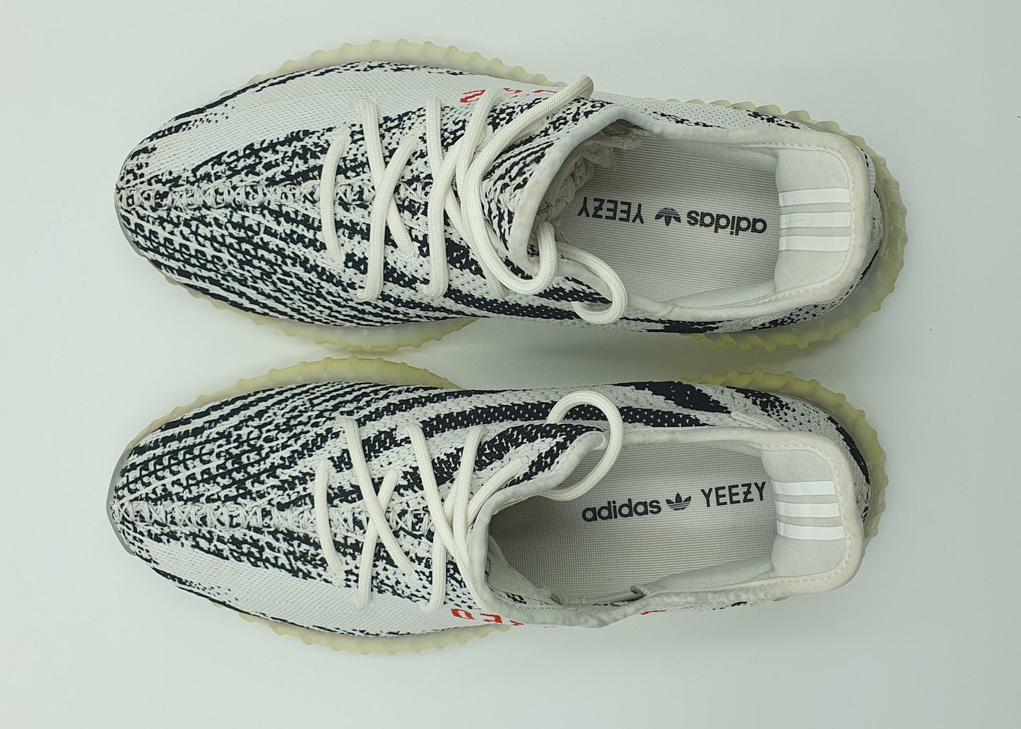 *VGC* 2018 Adidas Yeezy Boost 350 V2 'Zebra' UK 10.5 / EUR 45 1/3