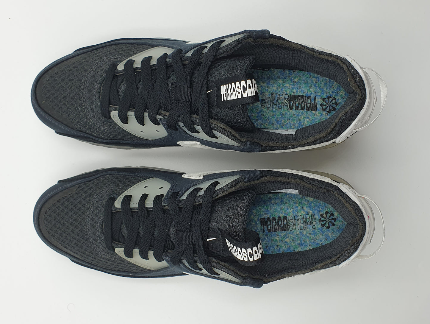 *TOP* 2022 Nike Air Max Terrascape 90 Schwarz-Weiß Gr. UK 10 / EUR 45
