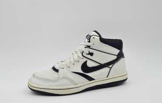 2010 Nike Sky Force 88 VNTG UK 7 / EUR 41