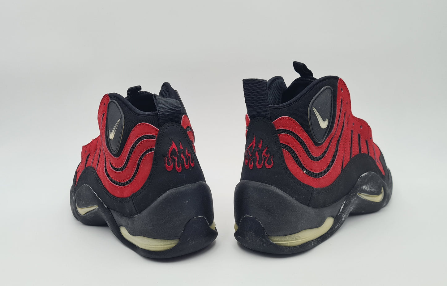 *NEW* Vintage 1997 Nike Air Bakin Varsity Red Tim Hardaway UK 8.5 / EUR 43