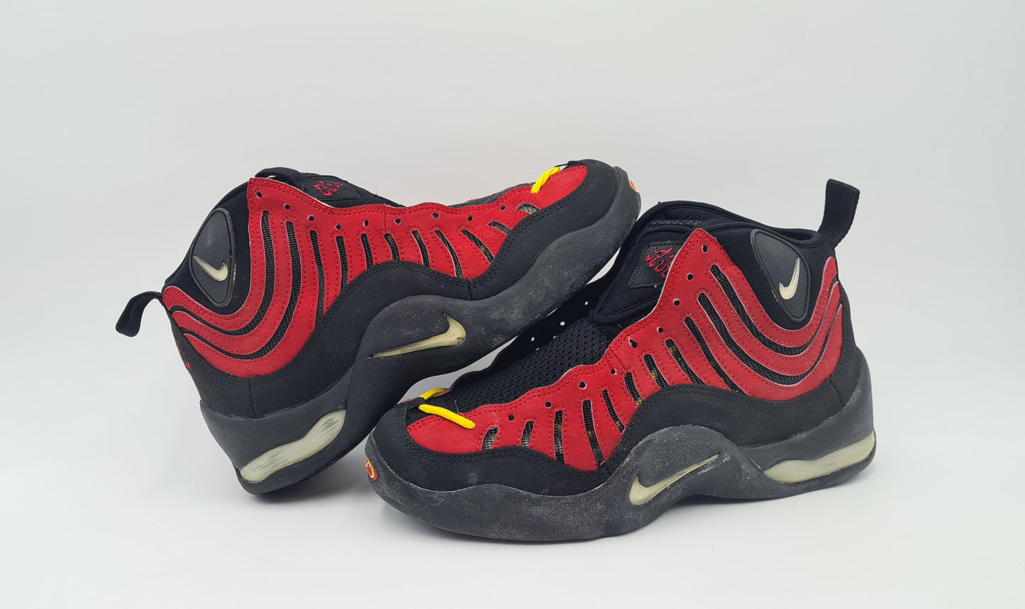 *NEW* Vintage 1997 Nike Air Bakin Varsity Red Tim Hardaway UK 9 / EUR 44