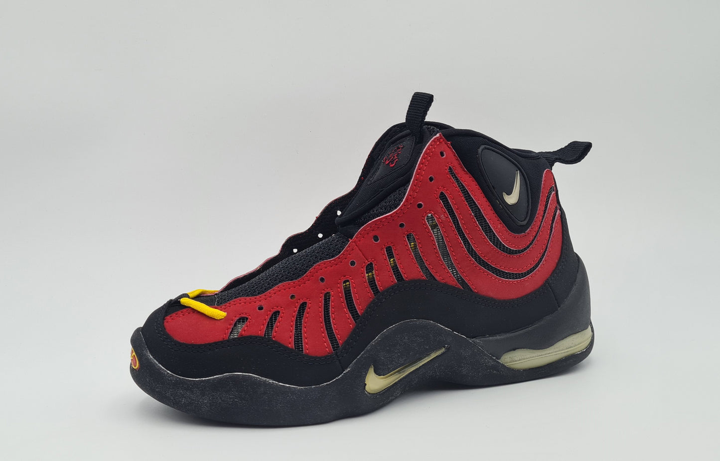*NEW* Vintage 1997 Nike Air Bakin Varsity Red Tim Hardaway UK 7.5 / EUR 42