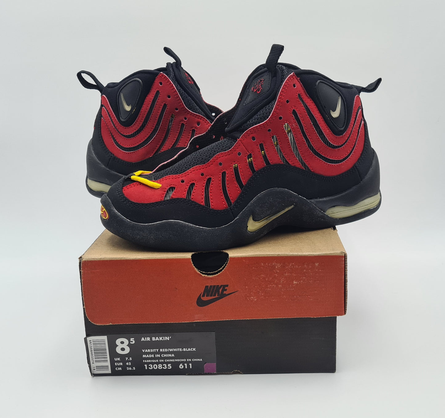 *NEW* Vintage 1997 Nike Air Bakin Varsity Red Tim Hardaway UK 7.5 / EUR 42