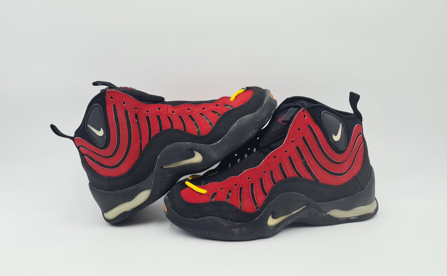 *NEU* Vintage 1997 Nike Air Bakin Varsity Red Tim Hardaway UK 8 / EUR 42,5