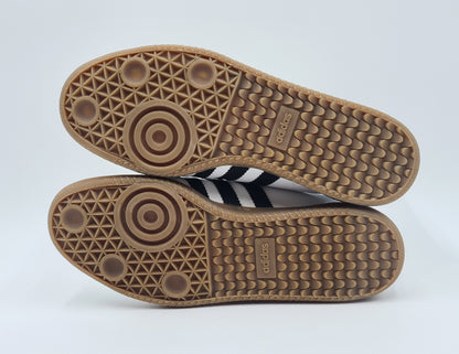*NEW* Vintage 1980s Adidas Universal with black stripes UK 8 / EUR 42