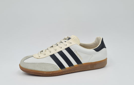*BNIB* Vintage 1980s Adidas Universal with black stripes UK 8.5 / EUR 42 2/3