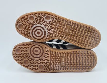 *BNIB* Vintage 1980s Adidas Universal with black stripes UK 8.5 / EUR 42 2/3