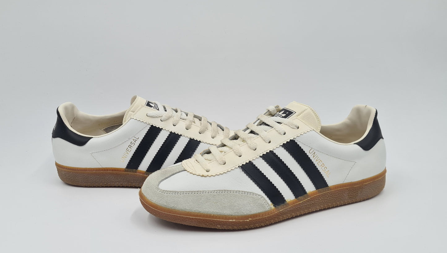 *BNIB* Vintage 1980s Adidas Universal with black stripes UK 8.5 / EUR 42 2/3