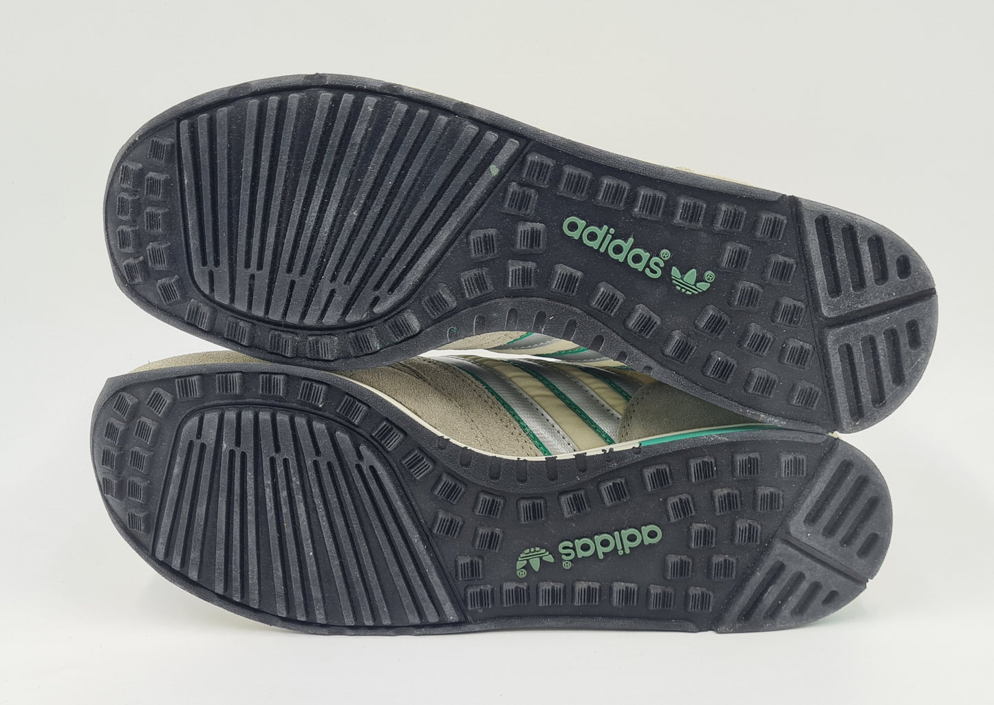 *NEU* Vintage 1989 Adidas Detroit UK 10,5 / EUR 45 1/3