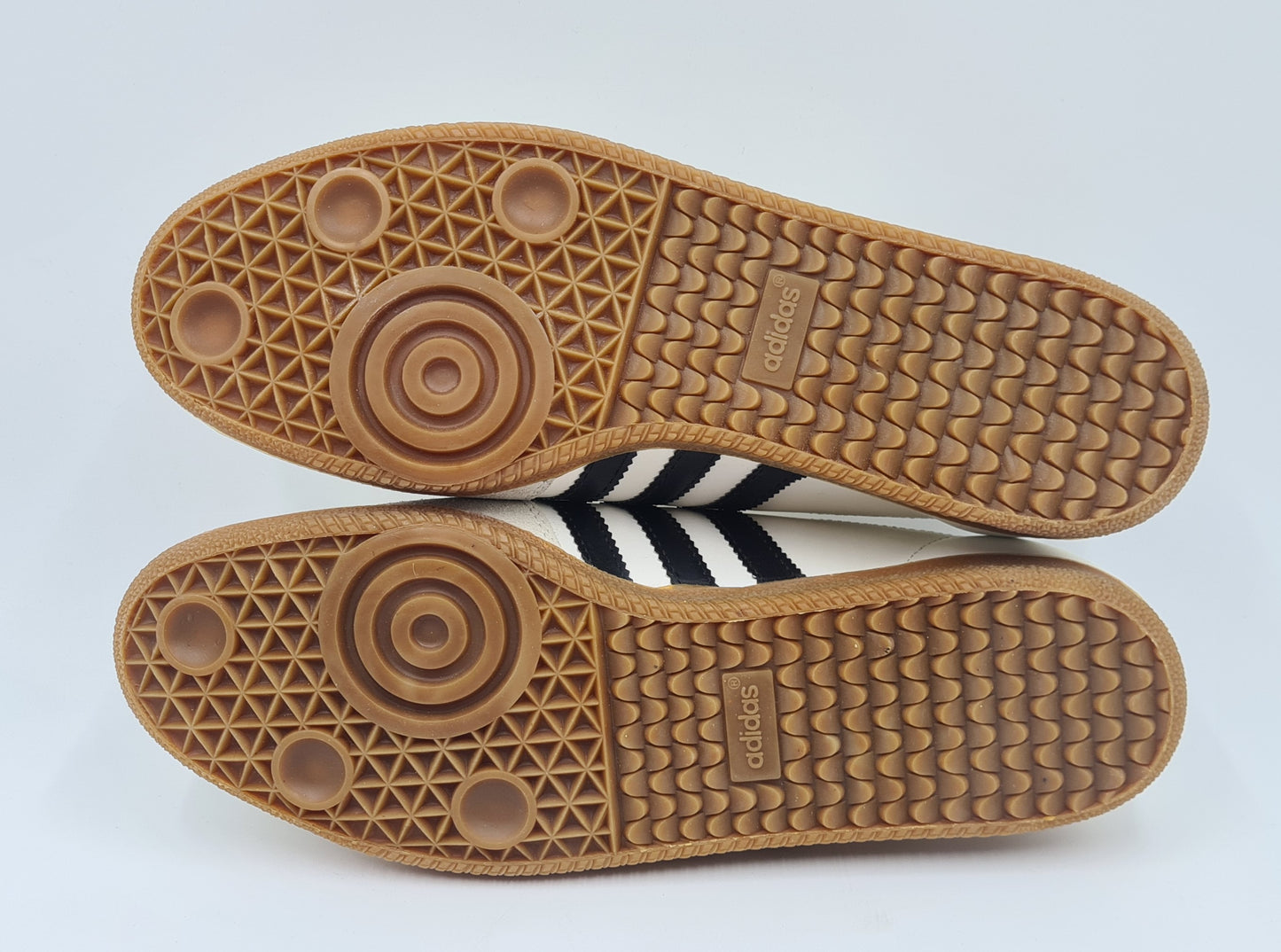 *NEW* Vintage 1980s Adidas Universal with black stripes UK 11.5 / EUR 46 2/3