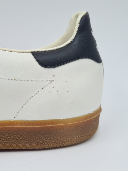 *NEW* Vintage 1980s Adidas Universal with black stripes UK 11.5 / EUR 46 2/3
