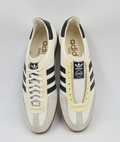 *NEW* Vintage 1980s Adidas Universal with black stripes UK 11.5 / EUR 46 2/3