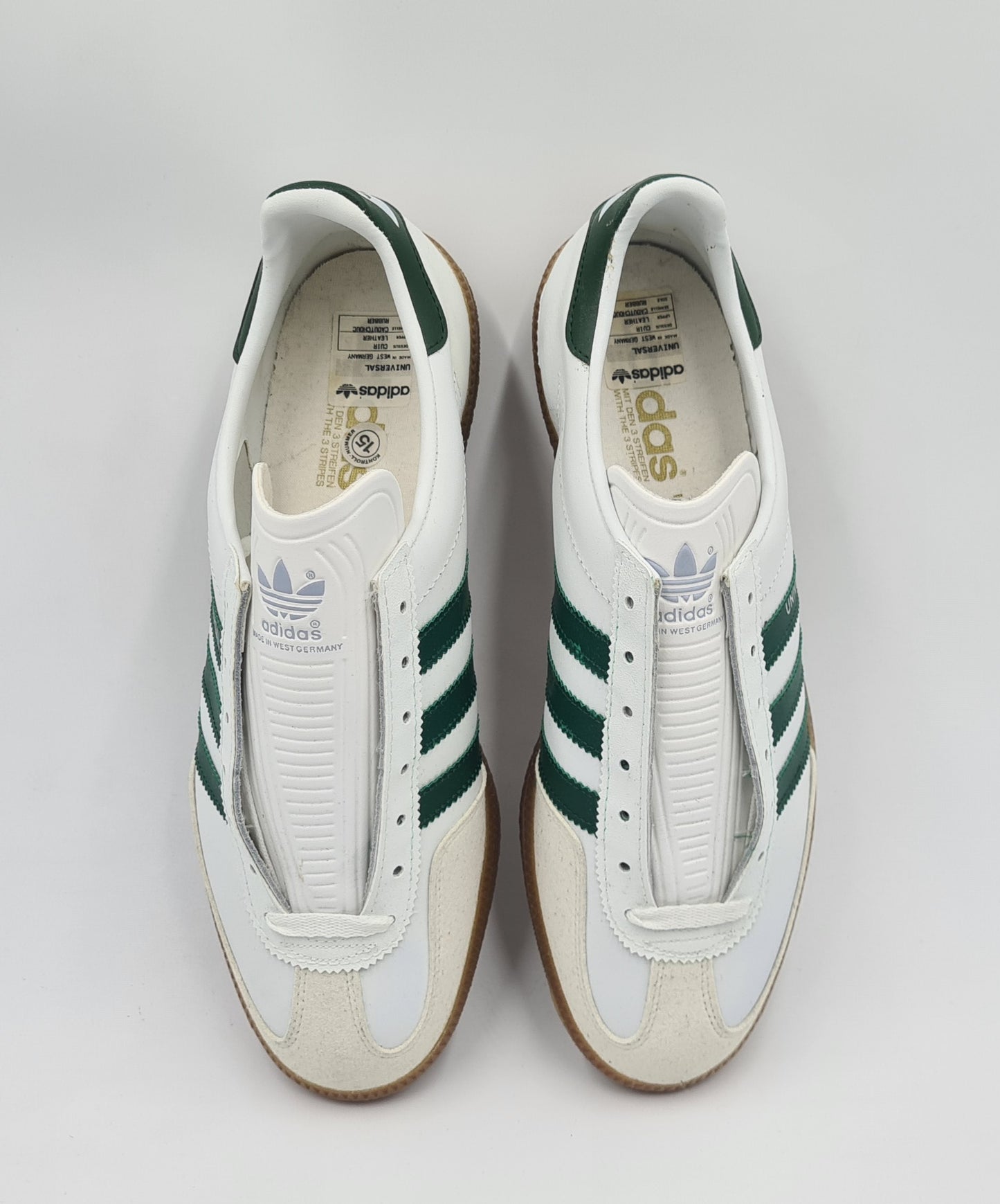 *BNIB* Vintage 1980s Adidas Universal with green stripes UK 9.5 / EUR 44