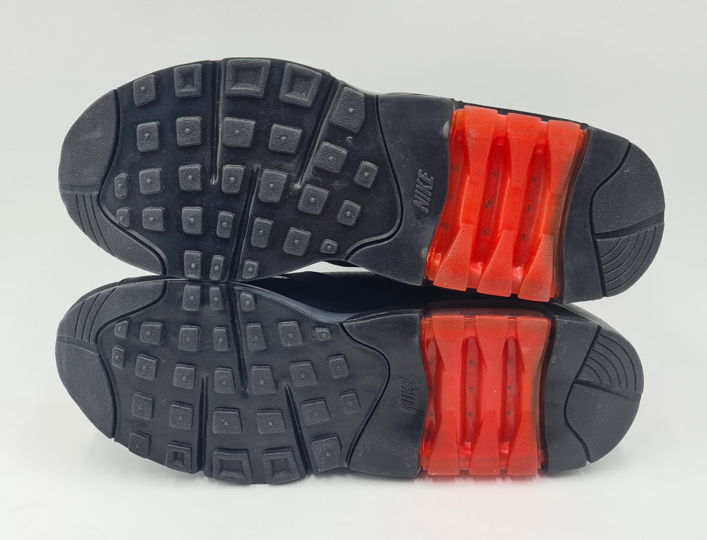 *NEU* 2010 Nike Air 180 Schwarz Gr. UK 10,5 / EUR 45,5