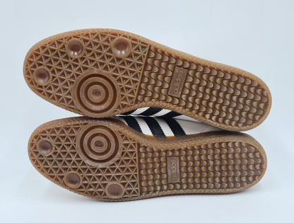*NEU* Vintage 1980er Adidas Universal mit schwarzen Streifen UK 9 / EUR 43 1/3