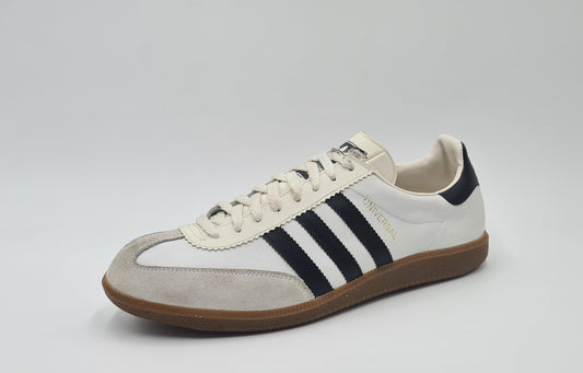 *VGC* Vintage 1980s Adidas Universal with black stripes UK 11 / EUR 46