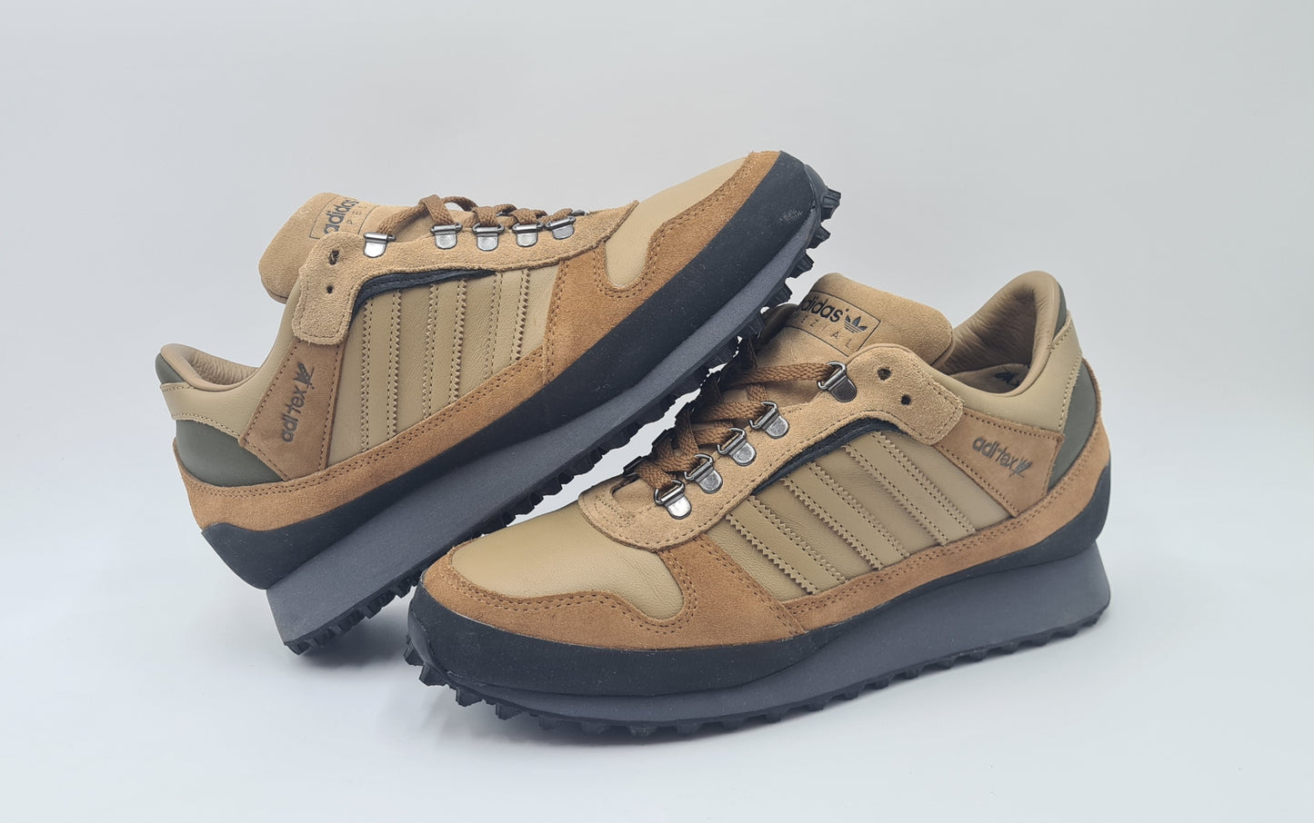 *LIKE NEW* 2022 Adidas Hiaven Spzl UK 9 / EUR 43 1/3