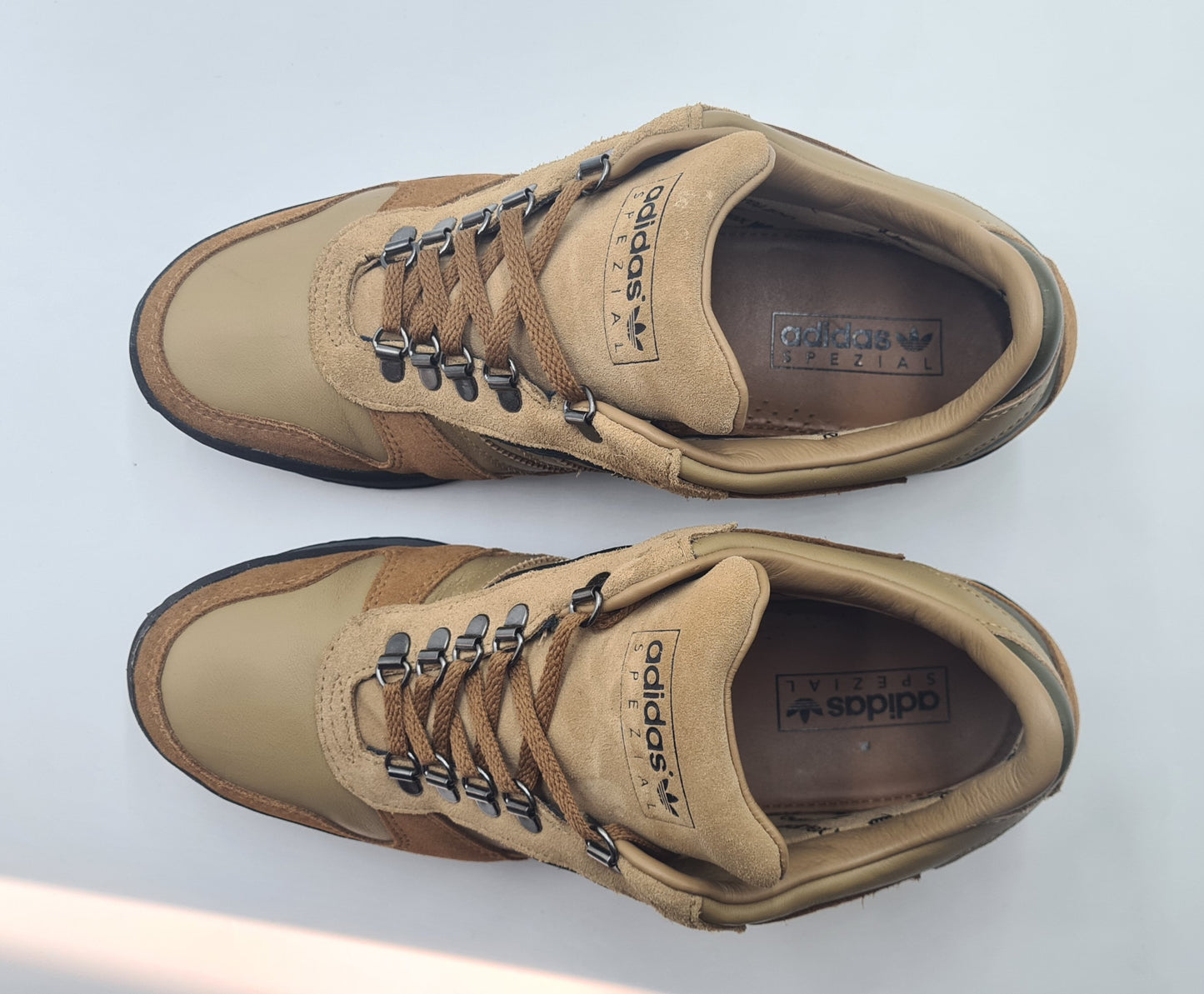 *LIKE NEW* 2022 Adidas Hiaven Spzl UK 9 / EUR 43 1/3