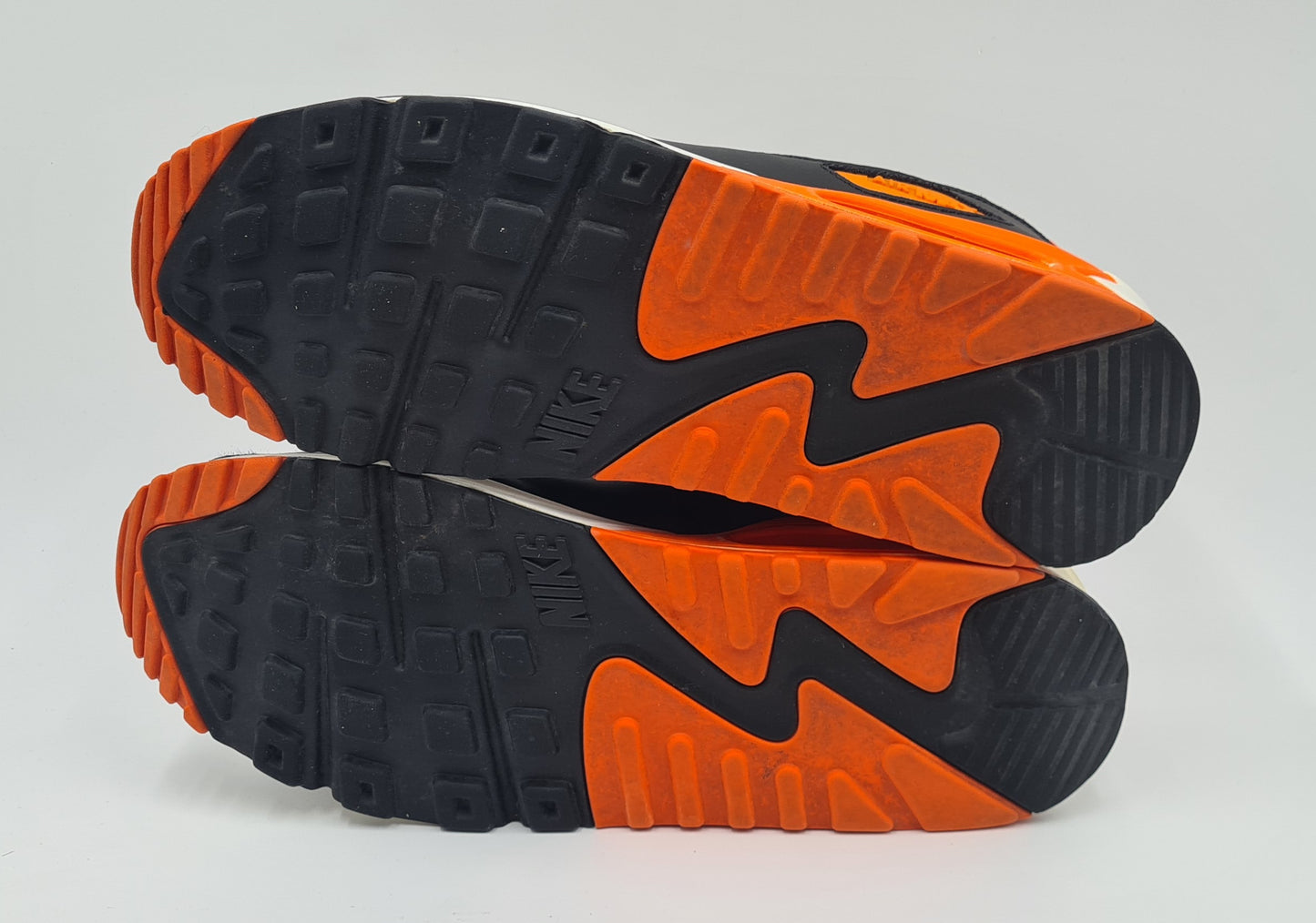 *GUTER ZUSTAND* 2015 Nike Air Max 90 Essential Gr. UK 10,5 / EUR 45,5