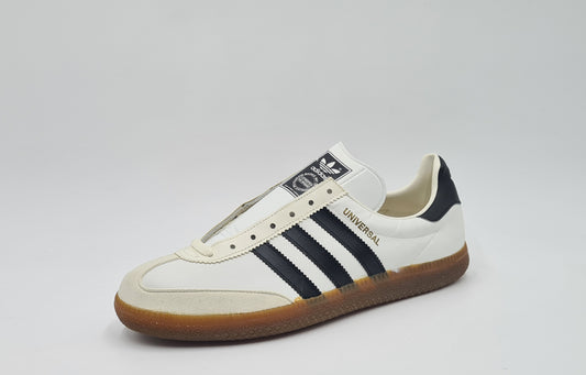 *NEW* Vintage 1980s Adidas Universal with black stripes UK 8.5 / EUR 42 2/3