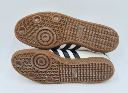 *NEW* Vintage 1980s Adidas Universal with black stripes UK 8.5 / EUR 42 2/3