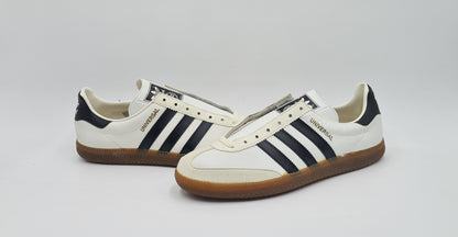 *NEW* Vintage 1980s Adidas Universal with black stripes UK 8.5 / EUR 42 2/3