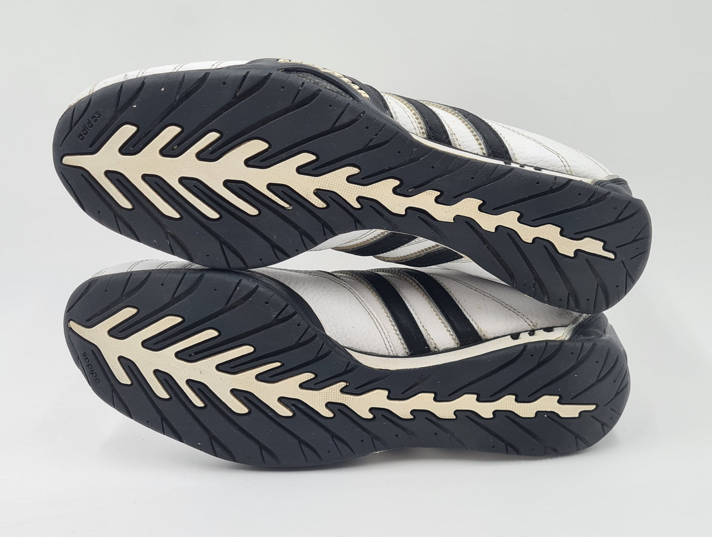 *Guter Zustand* 2012 Adidas Adi Racer Low Good Year Weiß Gr. UK 9 / EUR 43 1/3