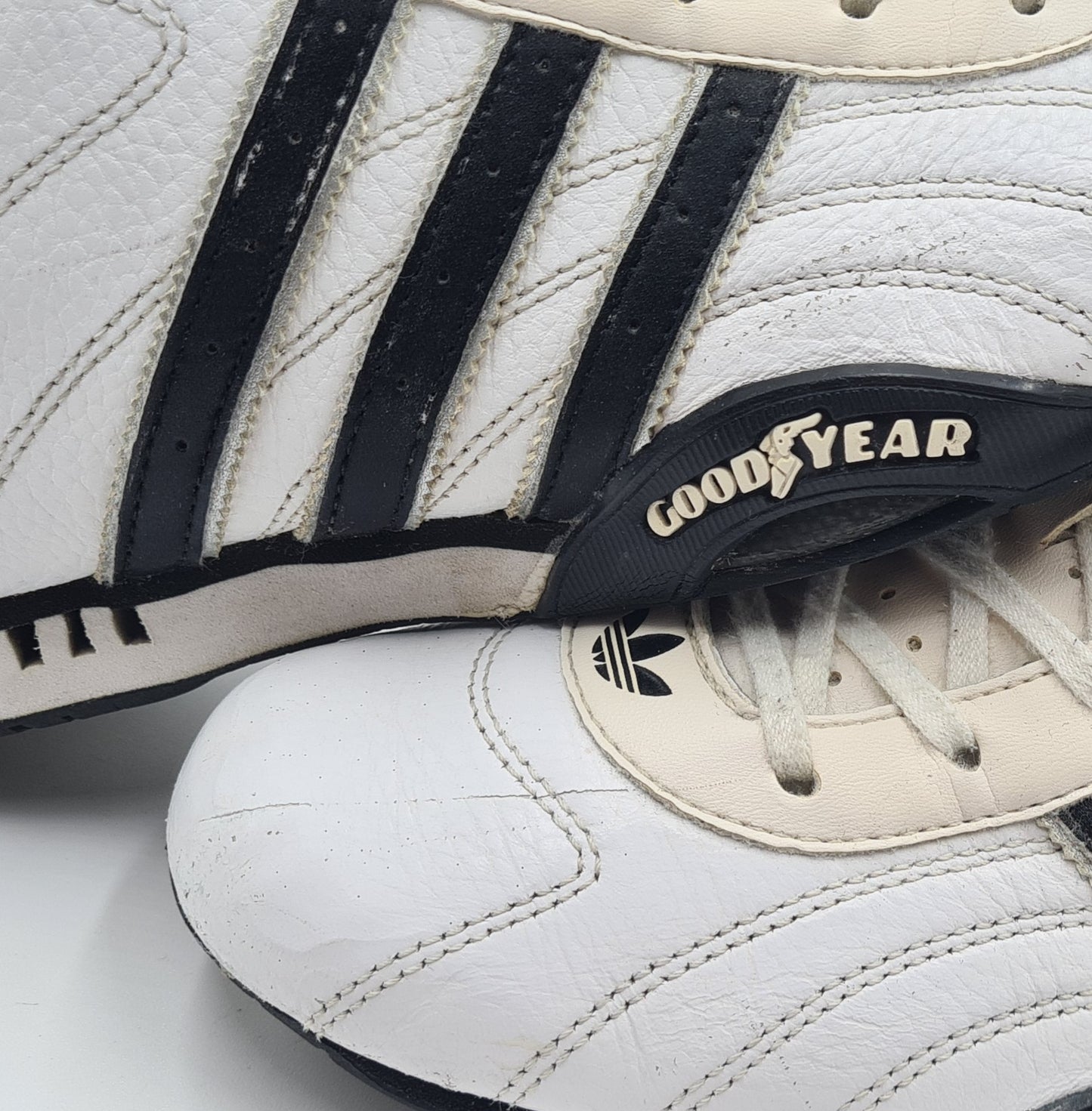 *Guter Zustand* 2012 Adidas Adi Racer Low Good Year Weiß Gr. UK 9 / EUR 43 1/3