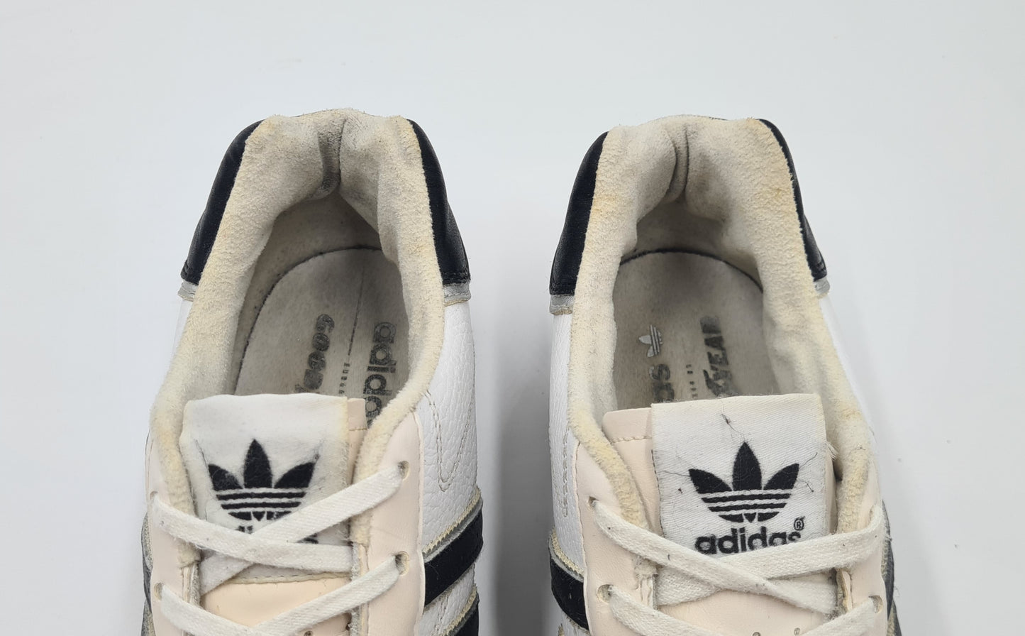 *Guter Zustand* 2012 Adidas Adi Racer Low Good Year Weiß Gr. UK 9 / EUR 43 1/3