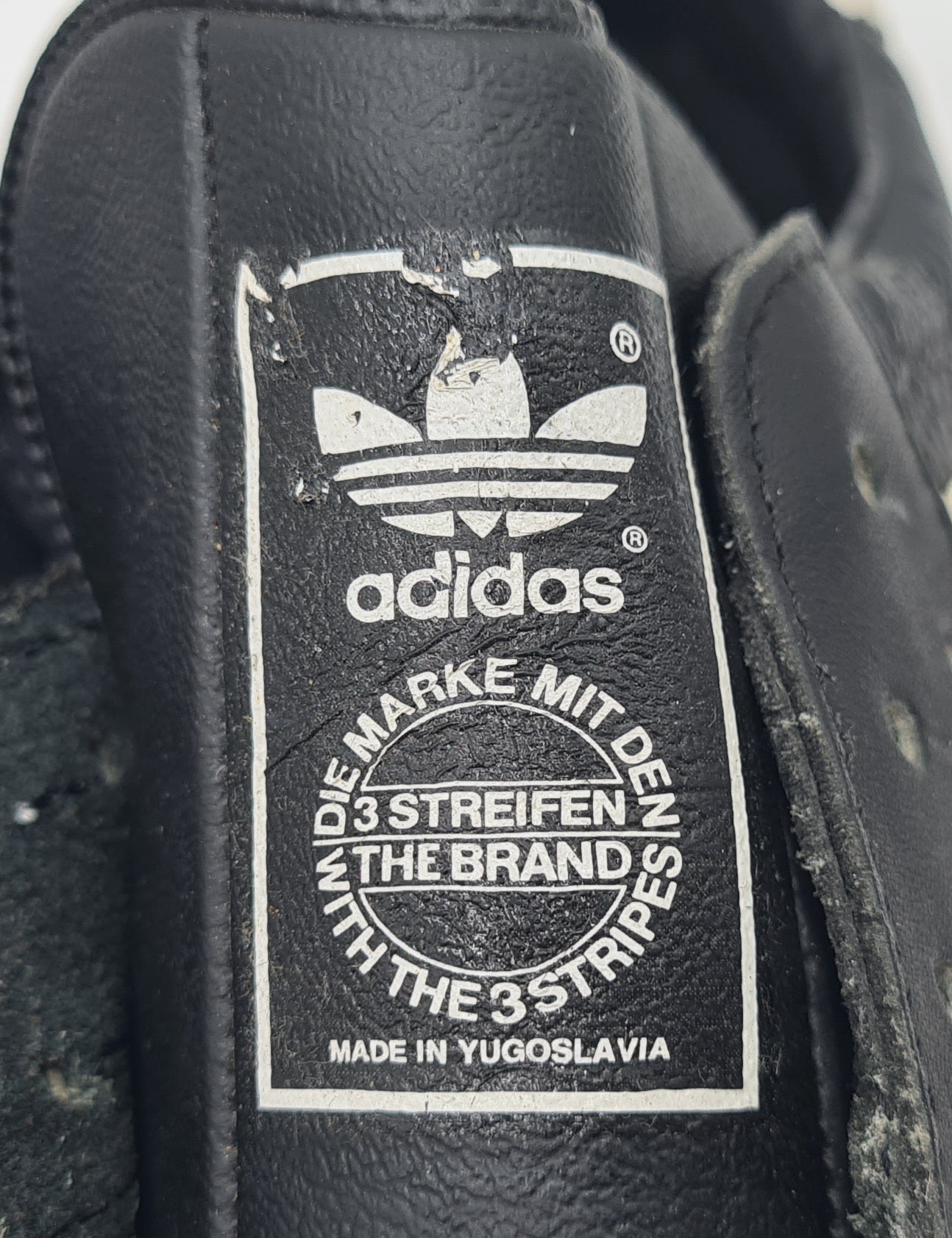 *LIKE NEW* Vintage 1980s Adidas Samba Made in Yugoslavia UK 8 / EUR 42