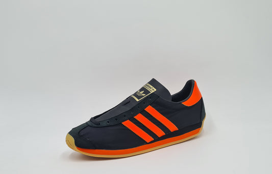 *NEW* 2015 Adidas Country OG Retro Black Orange UK 8.5 / EUR 42 2/3
