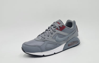 *WIE NEU* 2017 Nike Air Max Ivo Leather UK 9 / EUR 44