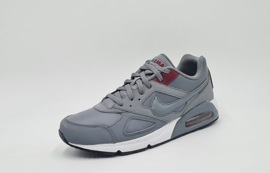 *LIKE NEW* 2017 Nike Air Max Ivo Leather UK 9 / EUR 44