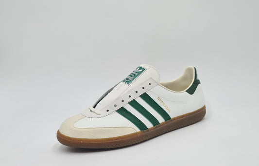 *NEU* Vintage 1980er Adidas Universal mit grünen Streifen UK 11,5 / EUR 46 2/3