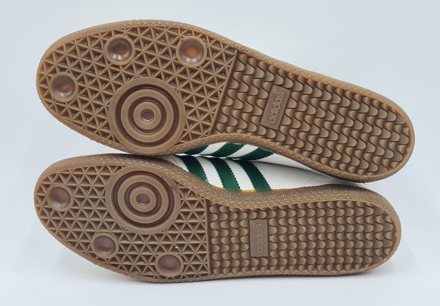 *NEU* Vintage 1980er Adidas Universal mit grünen Streifen UK 11,5 / EUR 46 2/3