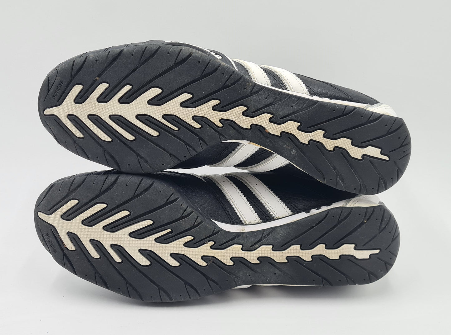 *TOP* 2012 Adidas Adi Racer Low Good Year Schwarz | G16082 | Gr. UK 9,5 / EUR 44
