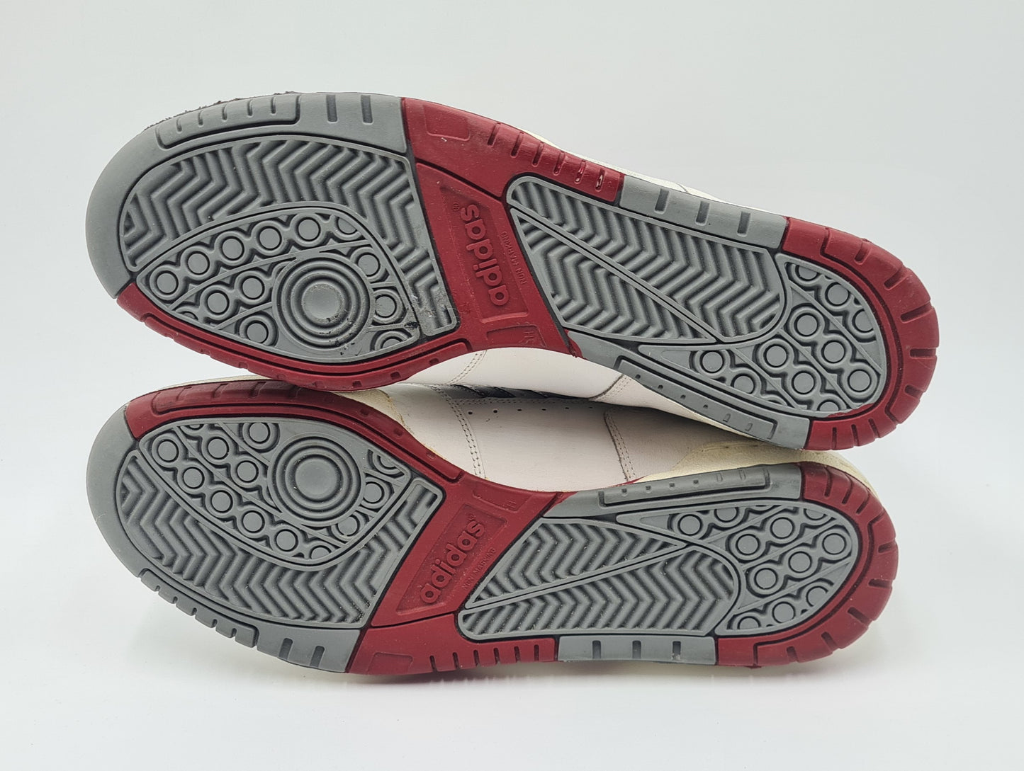 *NEU* Vintage 1990er Adidas Century Hungary UK 10 / EUR 44 2/3