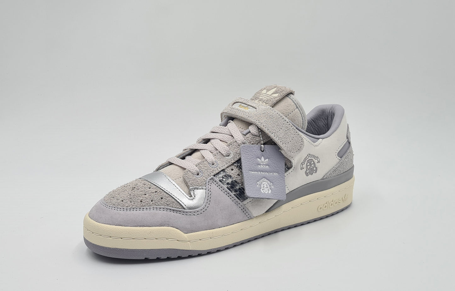 *NEU* 2020 Adidas Forum 84 Footpatrol F&F 1/300 Gr. UK 9 / EUR 43 1/3