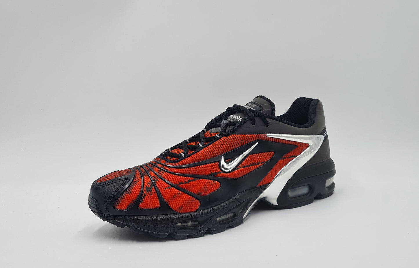 *TOP* 2020 Nike Air Max Tailwind 5 X Skepta 'Bloody Chrome' Gr. UK 11 / EUR 46