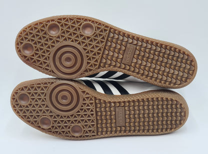 *NEU* Vintage 1980er Adidas Universal mit schwarzen Streifen UK 11 / EUR 46