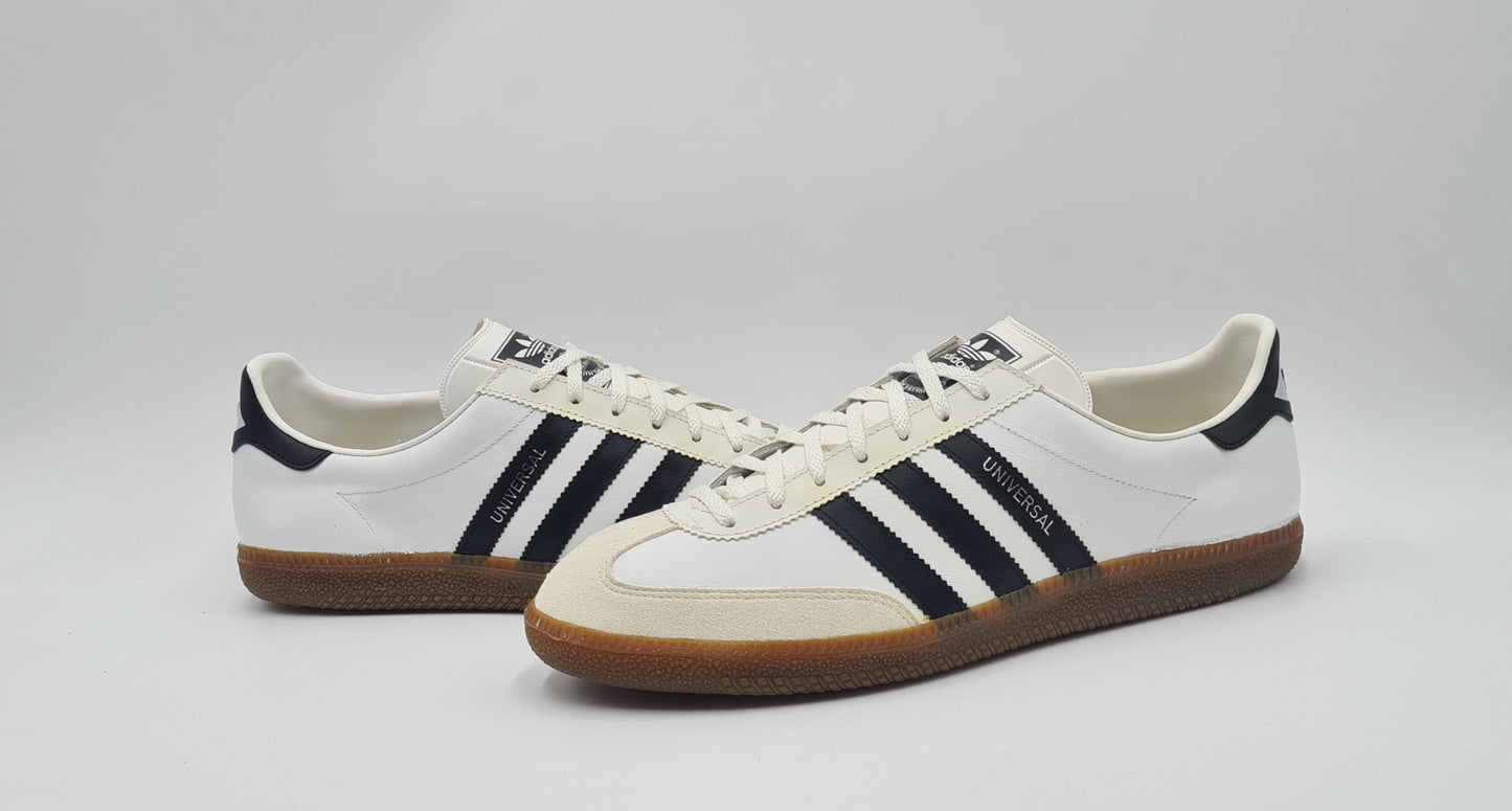 *NEU* Vintage 1980er Adidas Universal mit schwarzen Streifen UK 11 / EUR 46