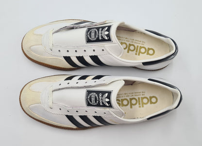 *NEU* Vintage 1980er Adidas Universal mit schwarzen Streifen UK 8,5 / EUR 42 2/3