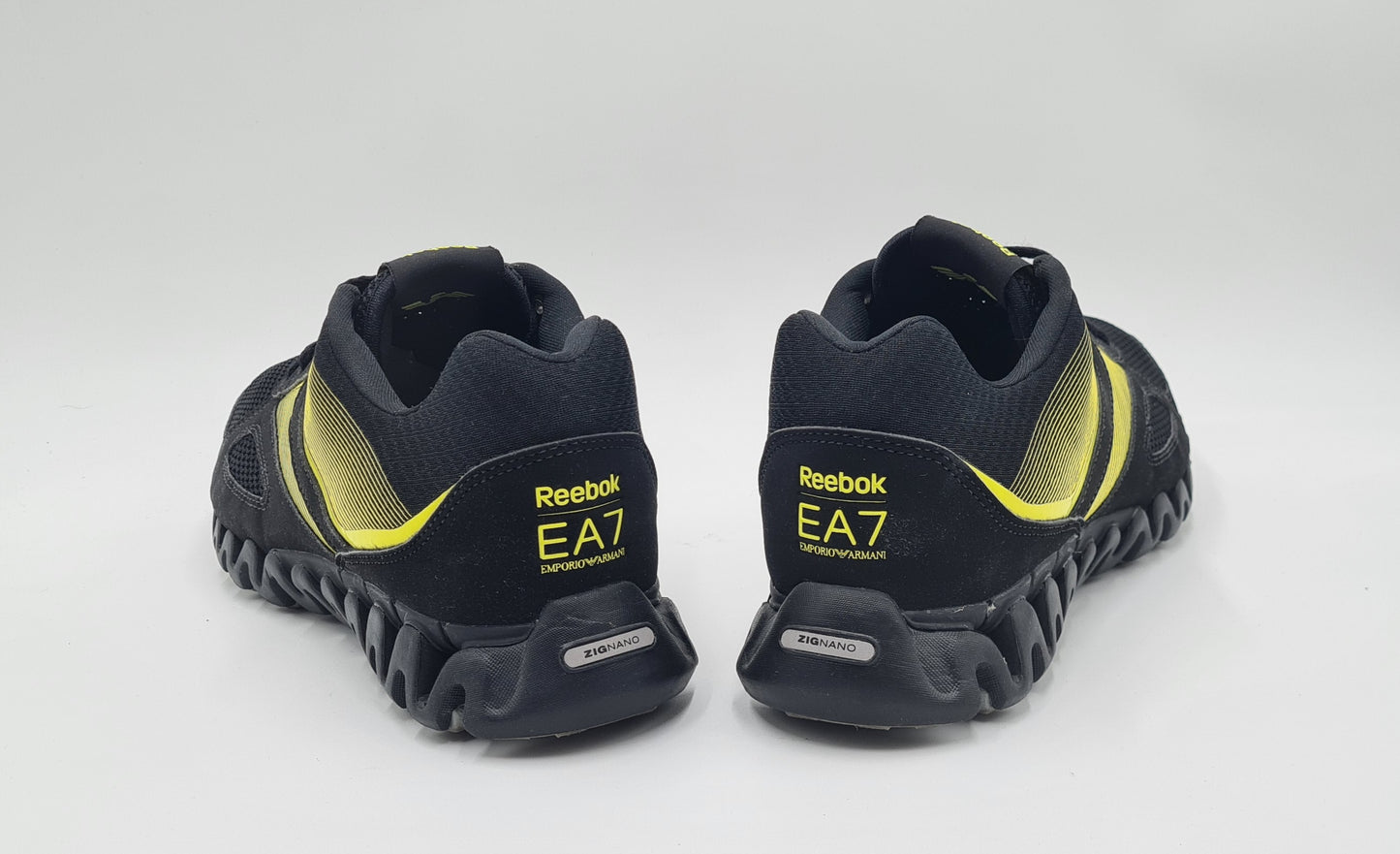 *LIKE NEW* 2011 Reebok x Emporio Armani EA7 Zig Racer Black UK 8.5 / EUR 42.5