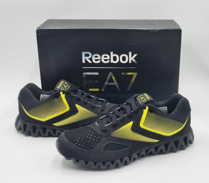 *LIKE NEW* 2011 Reebok x Emporio Armani EA7 Zig Racer Black UK 8.5 / EUR 42.5